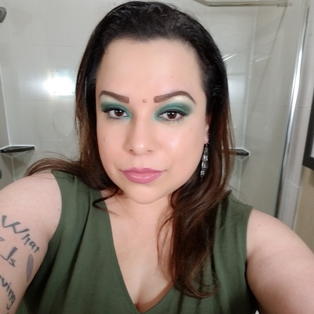 Meet your Posher, Crystal